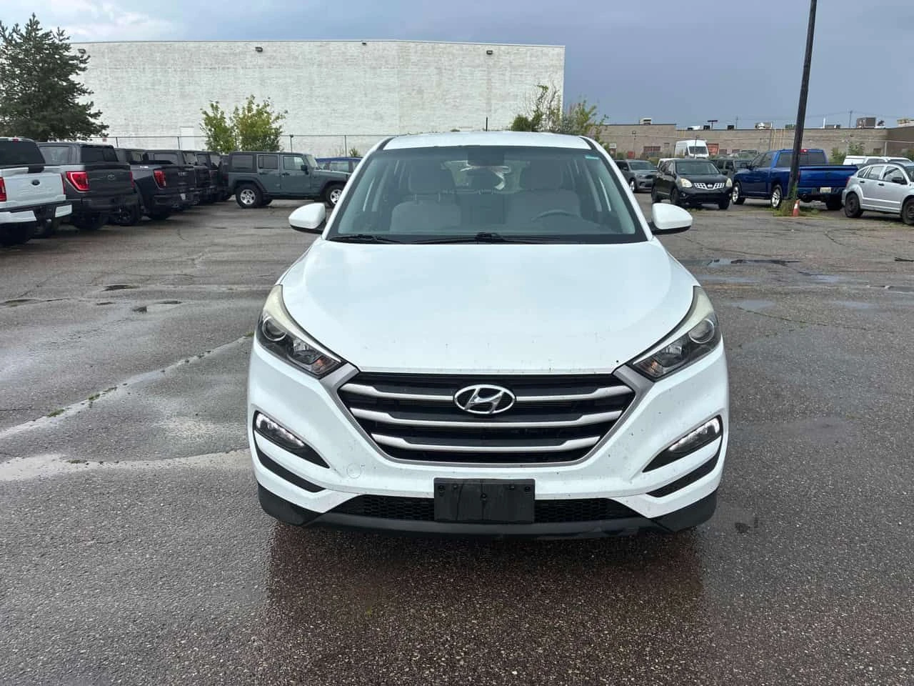 Hyundai Tucson * FWD 4dr 2.0L * CARFAX * БЕЗ ПЪРВОНАЧАЛНА ВНОСКА, снимка 6 - Автомобили и джипове - 55395238