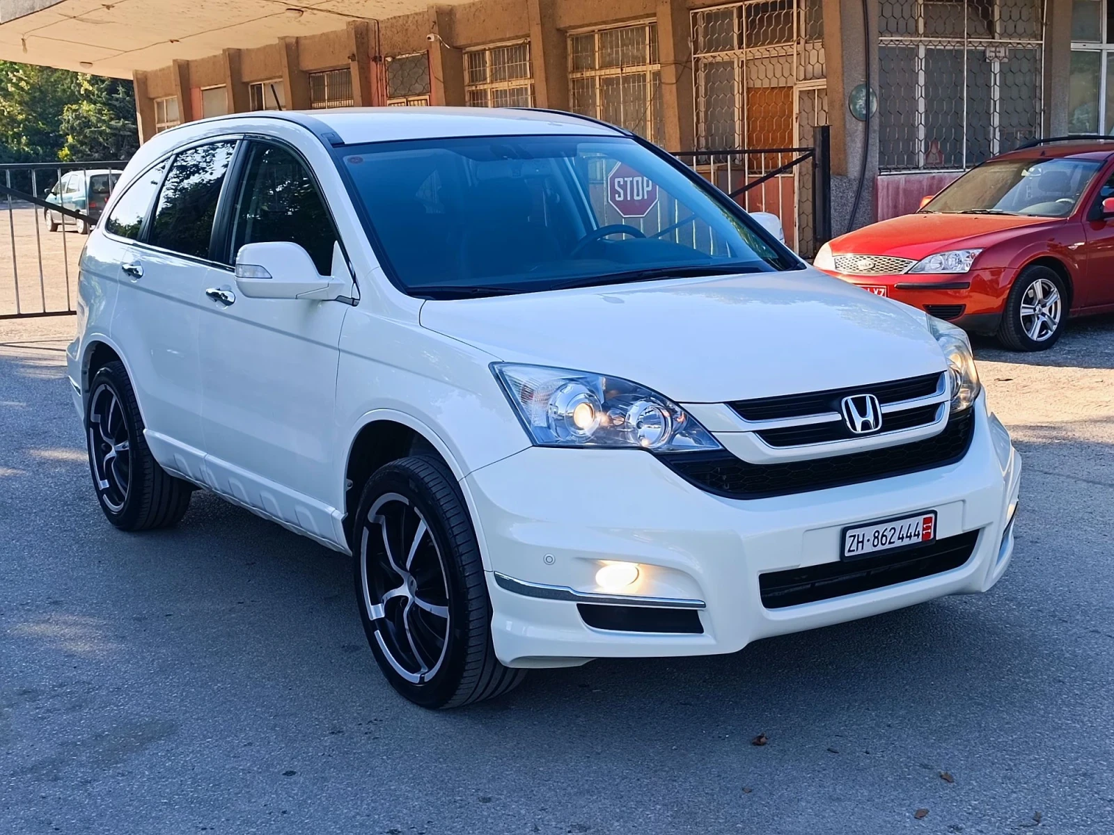 Honda Cr-v 2.0i-150кс-ШВЕЙЦАРИЯ-РЪЧКА-4Х4-FACELIFT, снимка 2 - Автомобили и джипове - 55629591