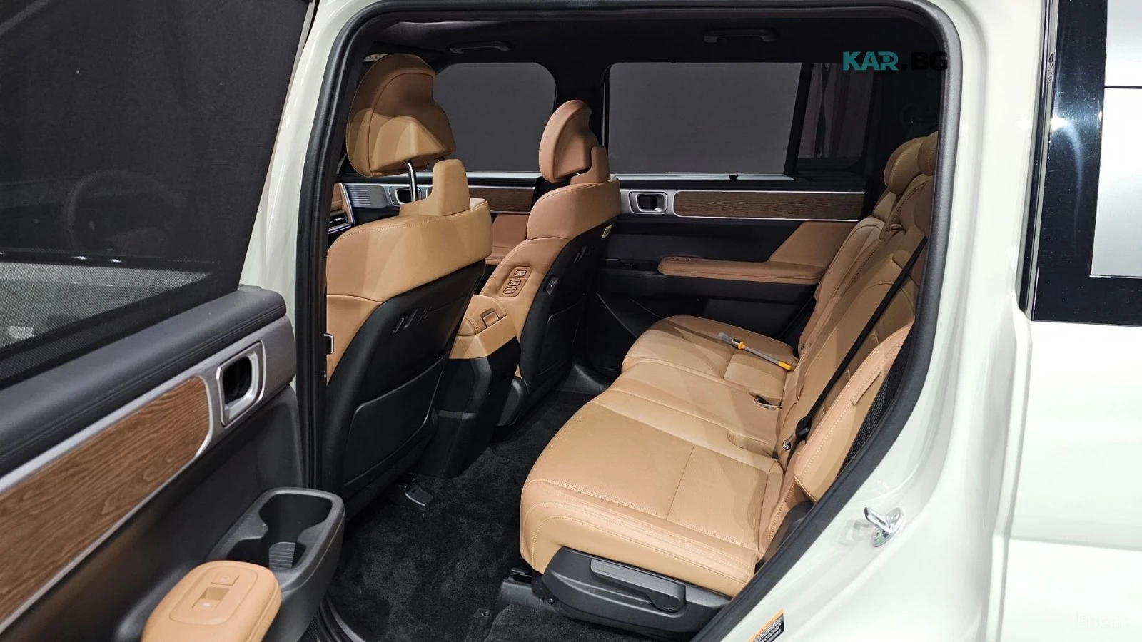 Hyundai Santa fe 4x4* Calligraphy* DISTRONIC* 360* ОБДУХ* МАСАЖИ* , снимка 10 - Автомобили и джипове - 55823985