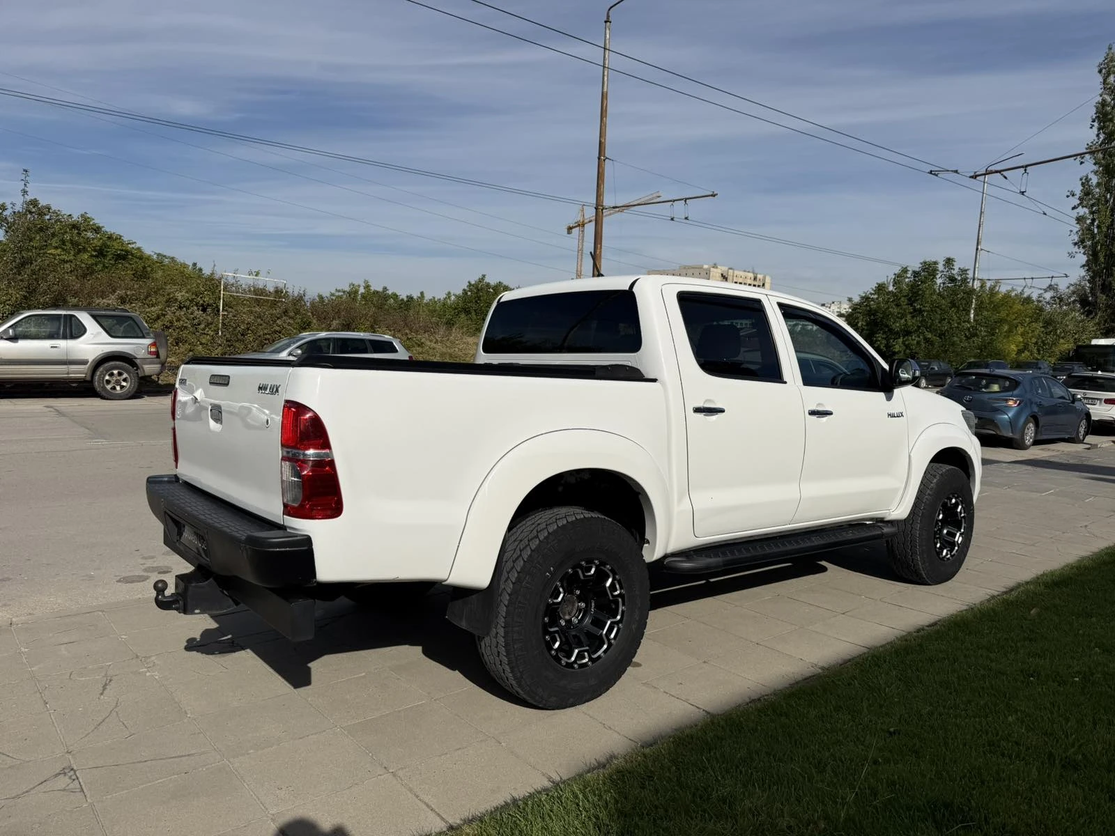 Toyota Hilux 3.0 D-4D, снимка 6 - Автомобили и джипове - 56658042