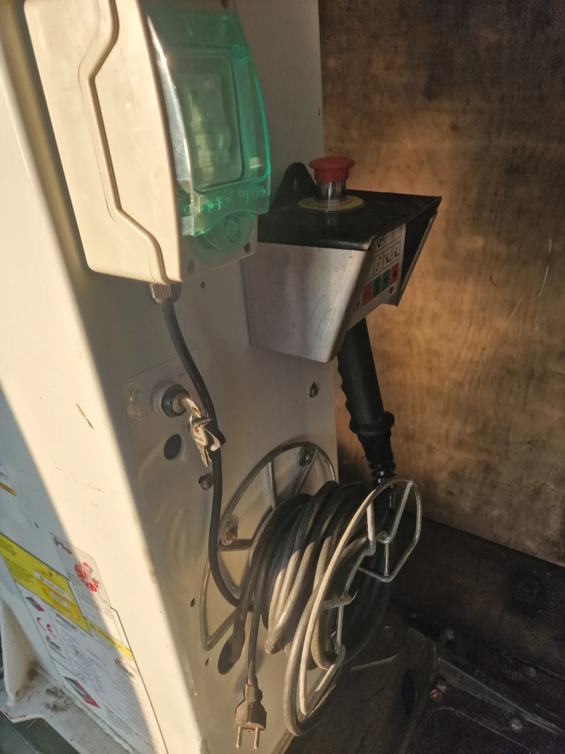 Renault Master Автовишка 12, 5 метра, снимка 11 - Бусове и автобуси - 52822243