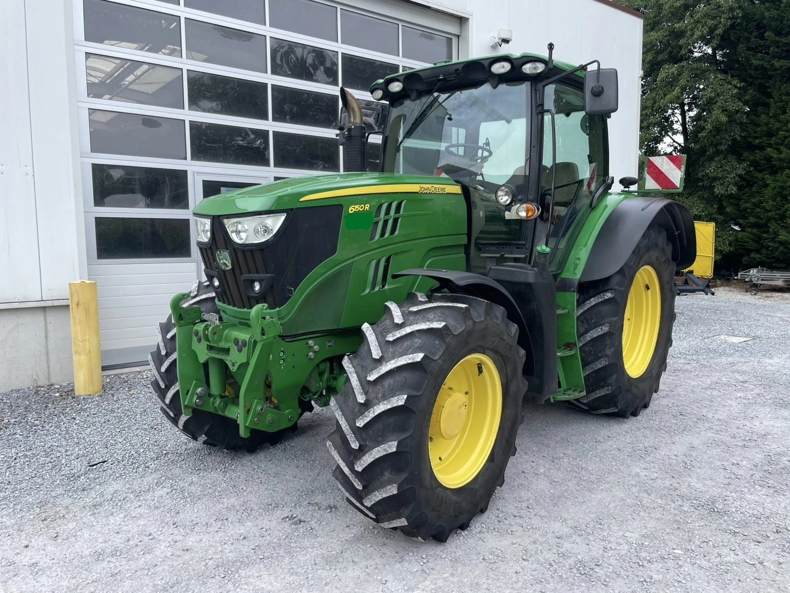 Трактор John Deere