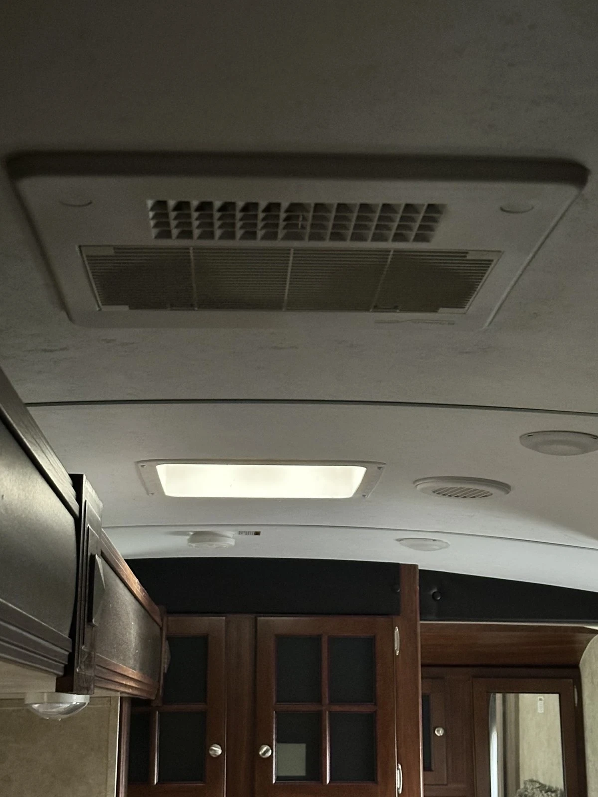 Каравана Други Keystone Bullet Premier, снимка 7 - Каравани и кемпери - 54168290