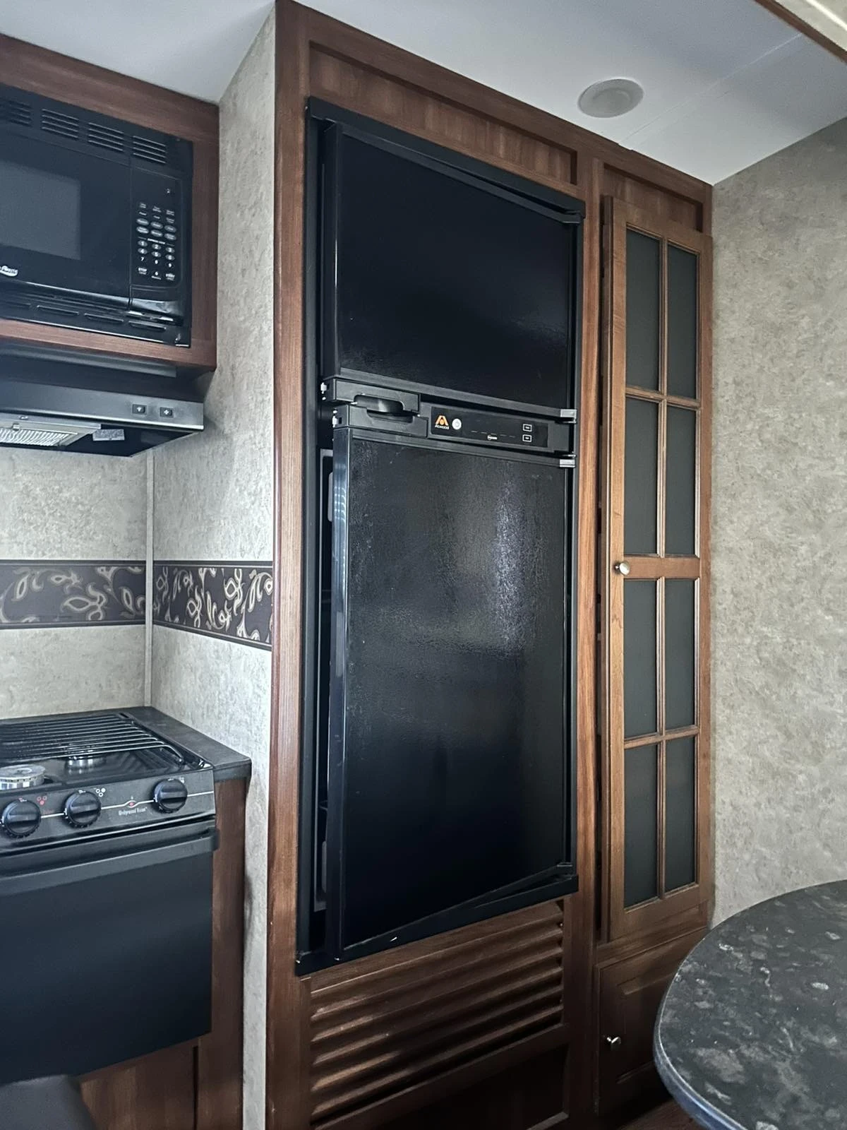 Каравана Други Keystone Bullet Premier, снимка 15 - Каравани и кемпери - 54168290