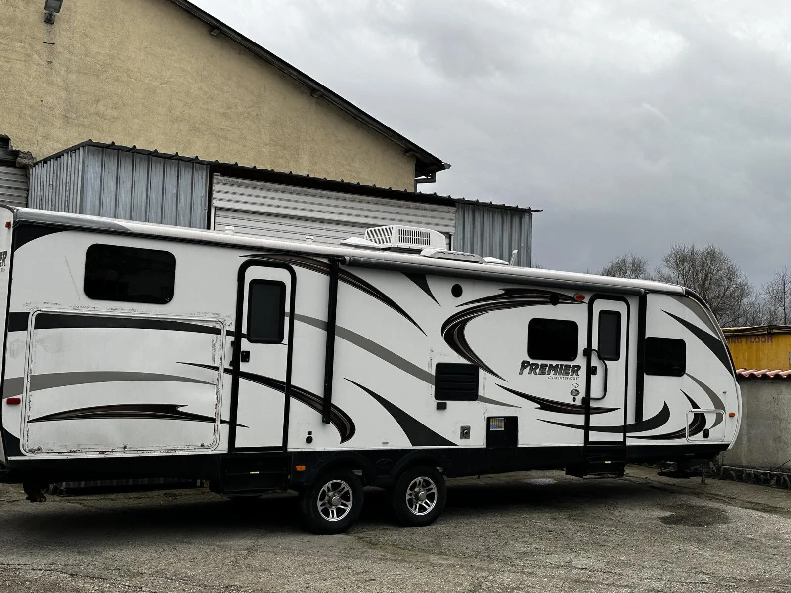 Каравана Други Keystone Bullet Premier