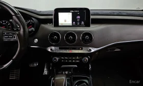 Kia Stinger PLATINUM* BREMBO* HEAD-UP* 360 КАМЕРИ* ОБДУХВАНЕ , снимка 11