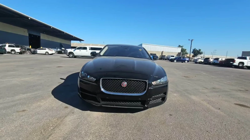 Jaguar XE Keyless* Камера* Кожа, снимка 1 - Автомобили и джипове - 48018016