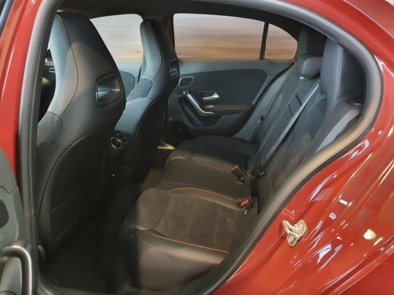 Mercedes-Benz A 200 d AMG Line Гаранция/Burmester, снимка 9 - Автомобили и джипове - 50666084