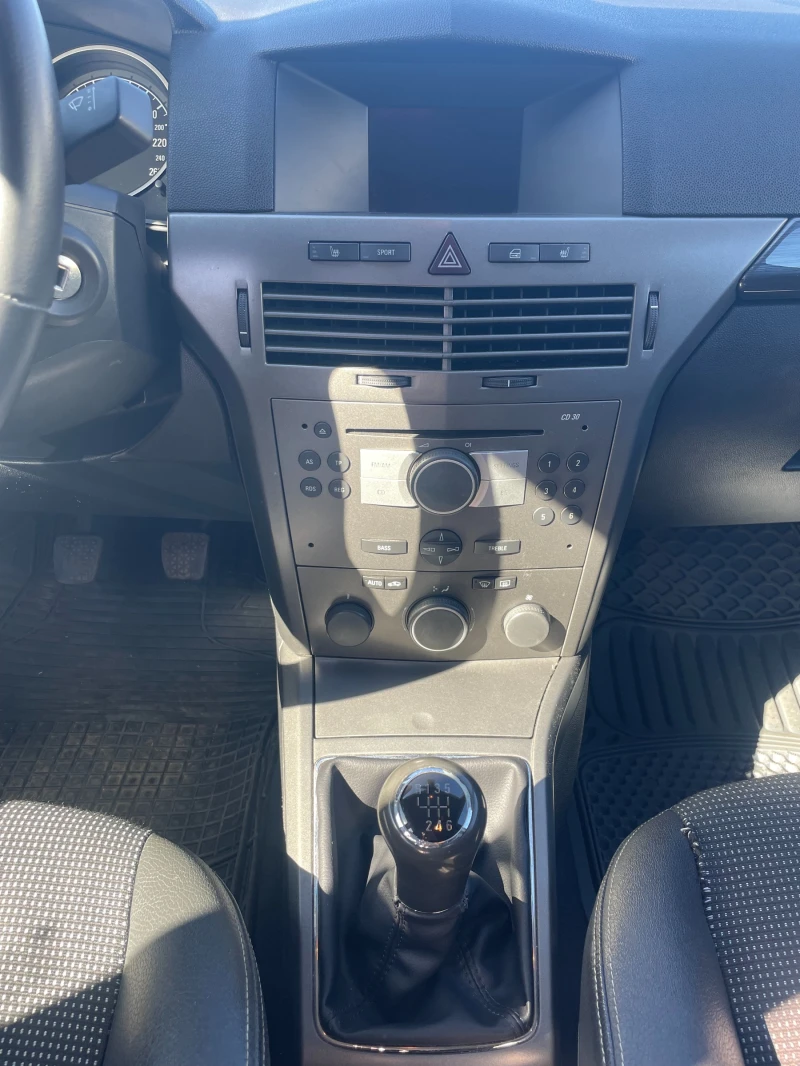 Opel Astra 2.0T, снимка 13 - Автомобили и джипове - 52501441