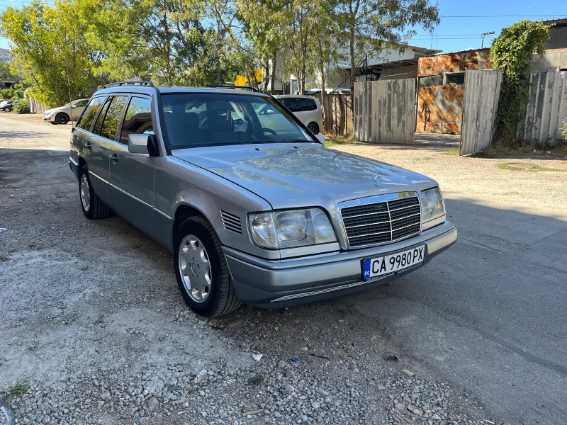 Mercedes-Benz E 300, снимка 3 - Автомобили и джипове - 51779494