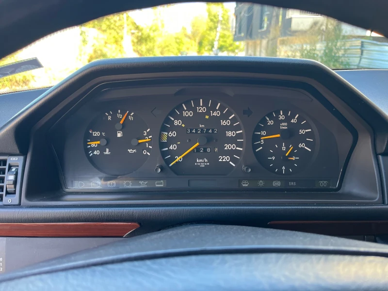 Mercedes-Benz E 300, снимка 11 - Автомобили и джипове - 51779494