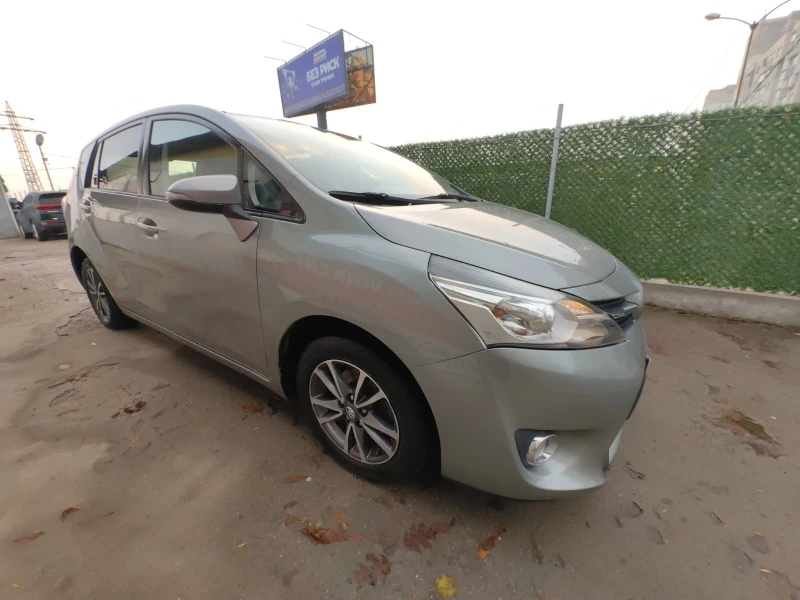 Toyota Verso 1.6i-132к.с Comfort, снимка 5 - Автомобили и джипове - 52519423