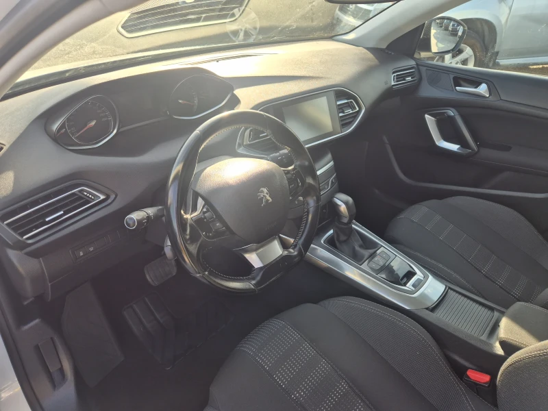 Peugeot 308 1.6 HDI  автомат е6, снимка 8 - Автомобили и джипове - 52821003