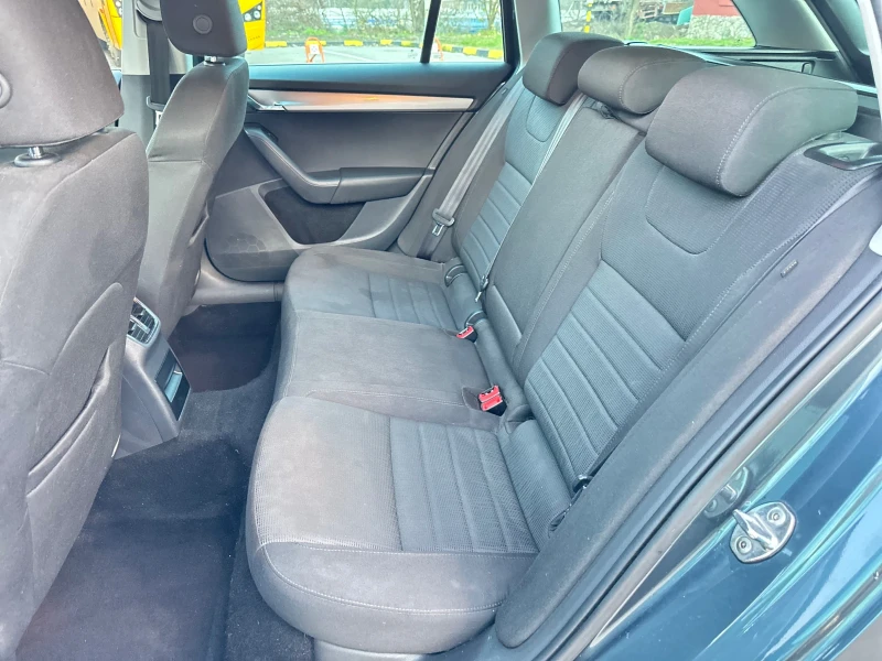 Skoda Octavia 1.6TDI Navigaciq* Ksenon* Klimatronik, снимка 13 - Автомобили и джипове - 52851878