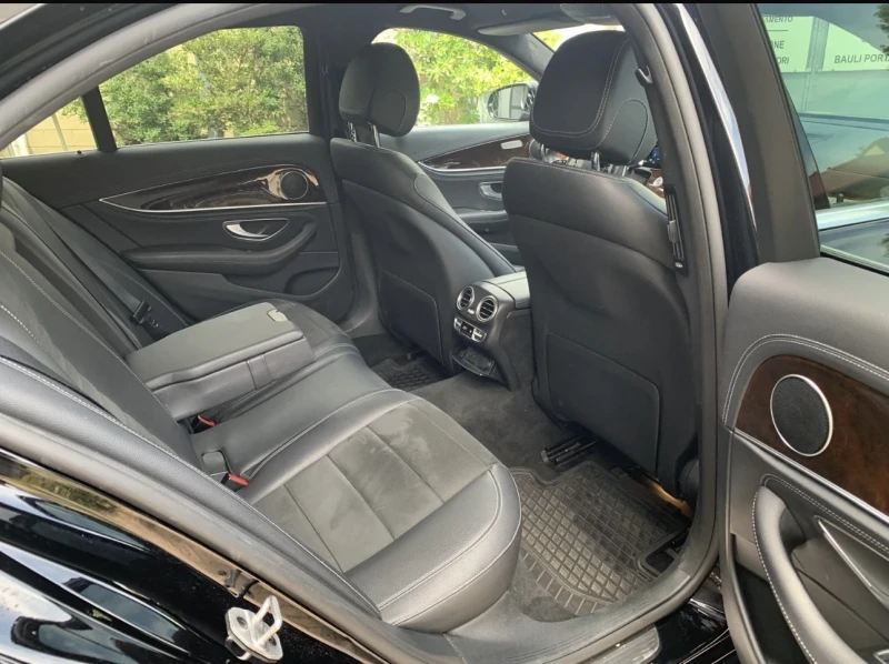 Mercedes-Benz E 220 AMG/4 MATIC/2023г./WIDESCREEN/360* КАМЕРИ/DISTRONI, снимка 5 - Автомобили и джипове - 52909543