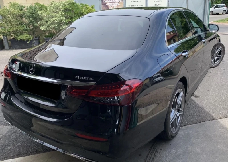 Mercedes-Benz E 220 AMG/4 MATIC/2023г./WIDESCREEN/360* КАМЕРИ/DISTRONI, снимка 3 - Автомобили и джипове - 52909543