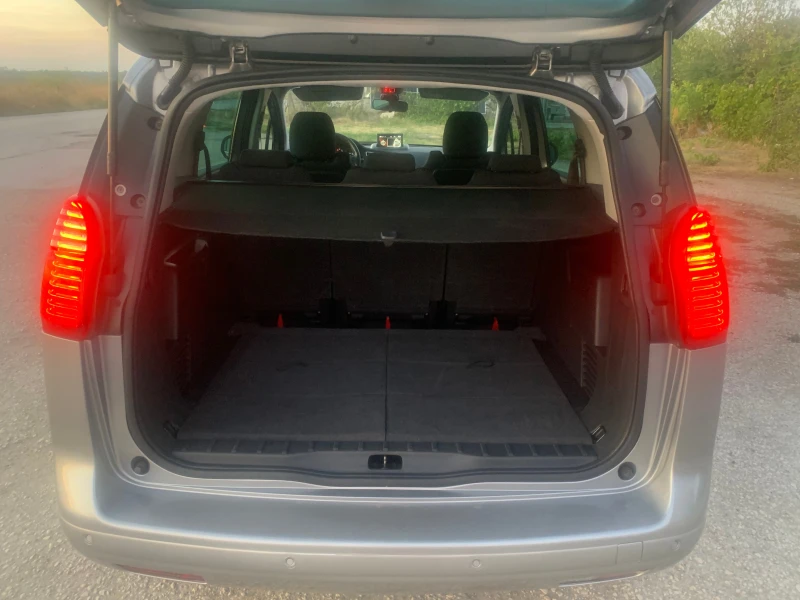 Peugeot 5008 1.6I, снимка 8 - Автомобили и джипове - 52935151