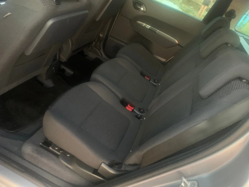 Peugeot 5008 1.6I, снимка 9 - Автомобили и джипове - 52935151