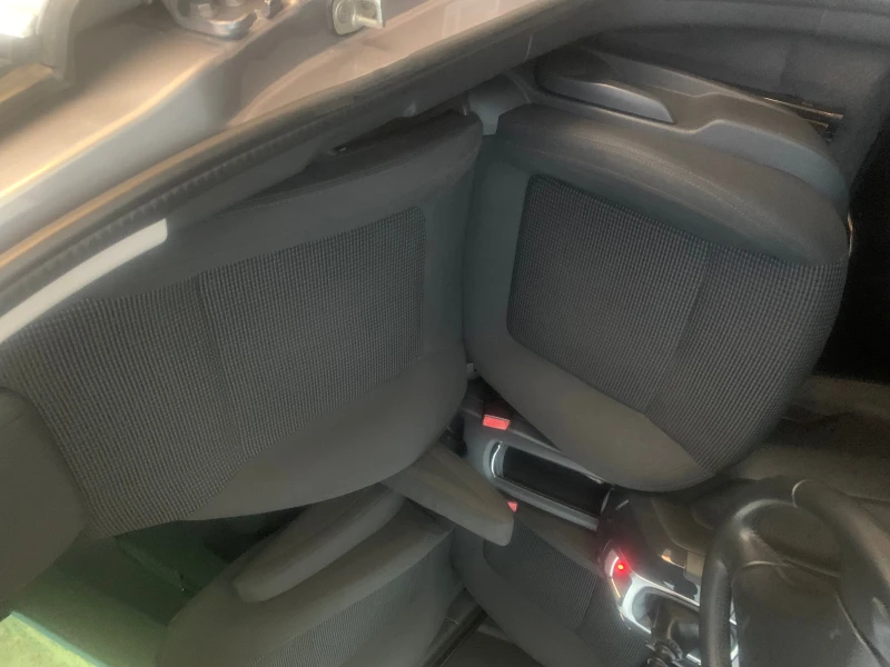 Peugeot 5008 1.6I, снимка 10 - Автомобили и джипове - 52935151