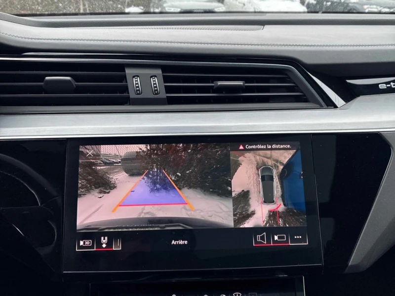 Audi E-Tron * Technik * CARFAX * БЕЗ ПЪРВОНАЧАЛНА ВНОСКА, снимка 12 - Автомобили и джипове - 53023051