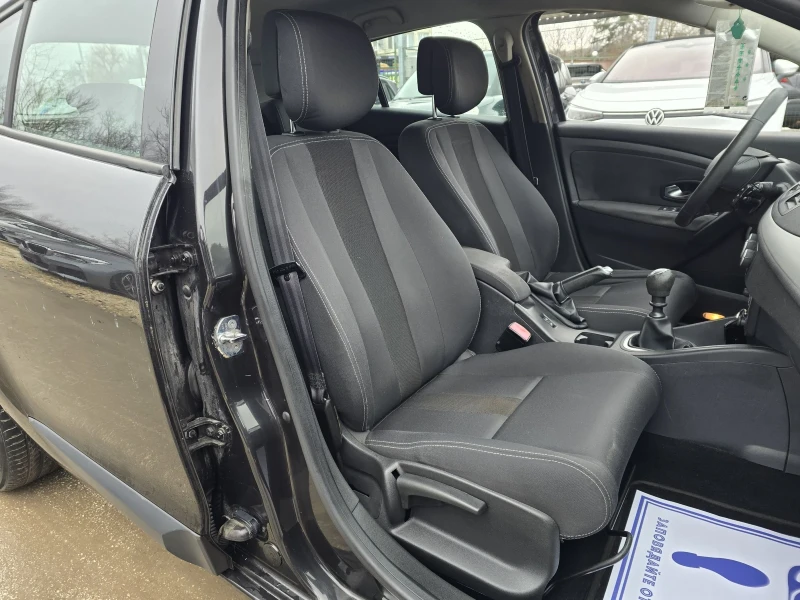 Renault Megane 1.5d 110к.с Топ състояние , снимка 13 - Автомобили и джипове - 53292924