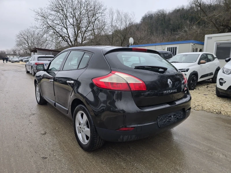 Renault Megane 1.5d 110к.с Топ състояние , снимка 3 - Автомобили и джипове - 53292924
