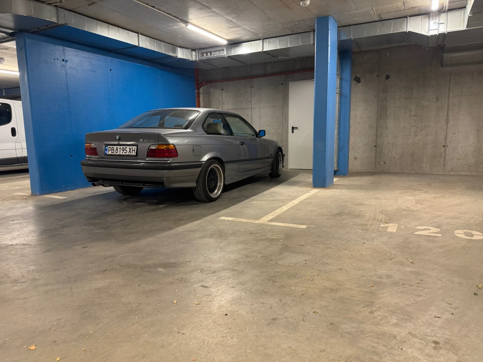 BMW 320  - изображение 7