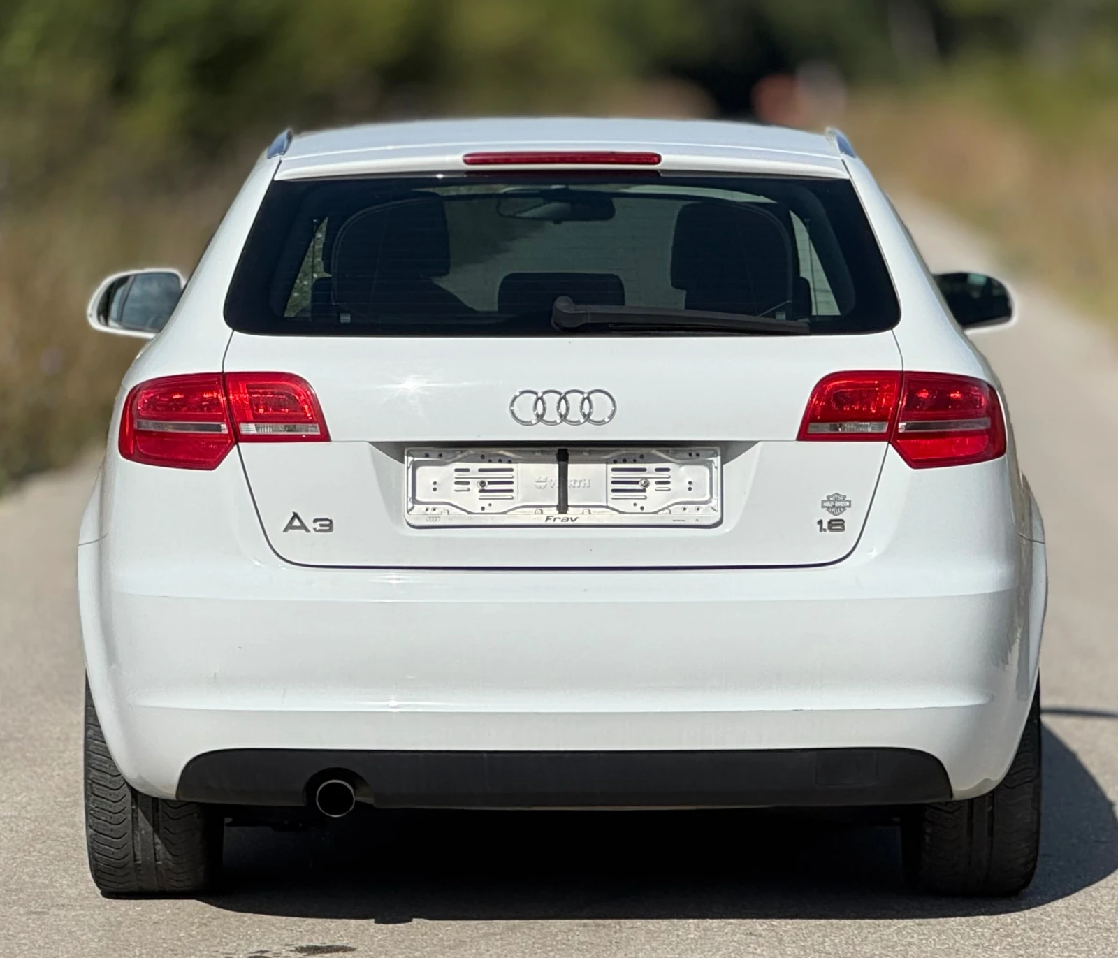 Audi A3 1.6i/102кс - изображение 5