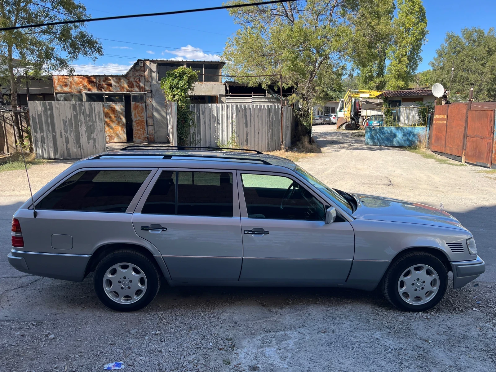 Mercedes-Benz E 300  - изображение 4