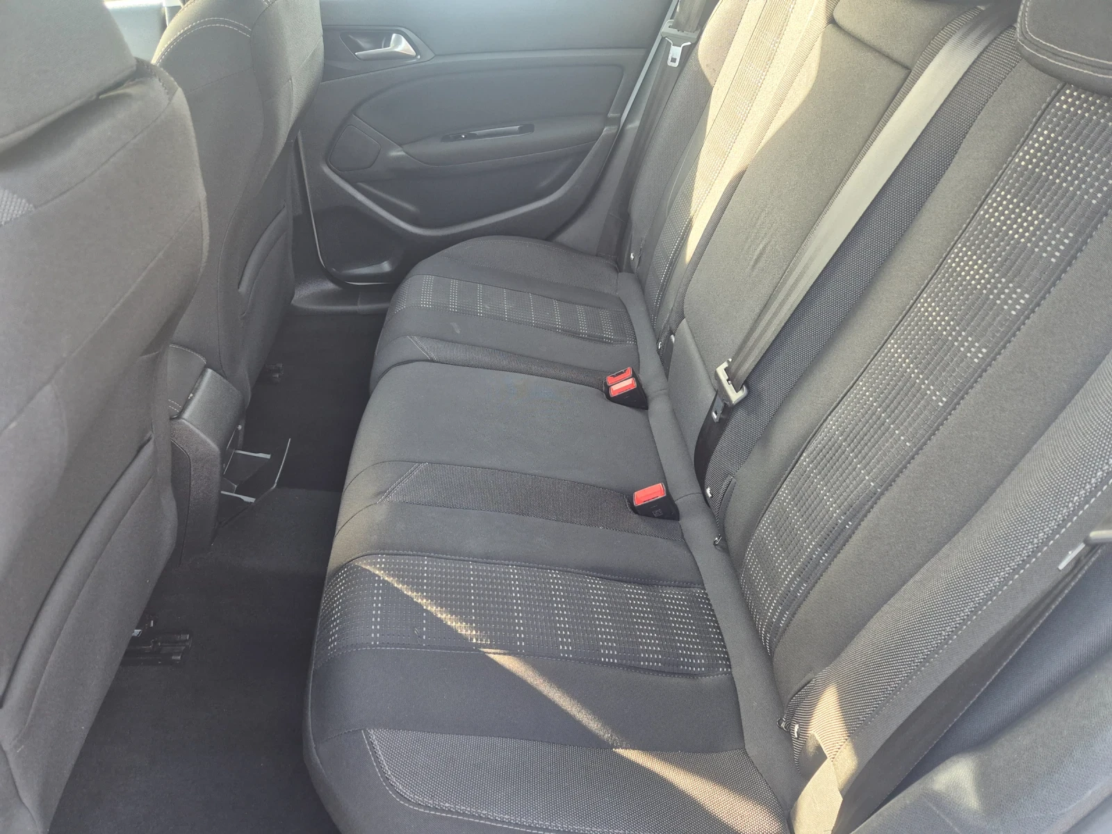 Peugeot 308 1.6 HDI  автомат е6 - изображение 7