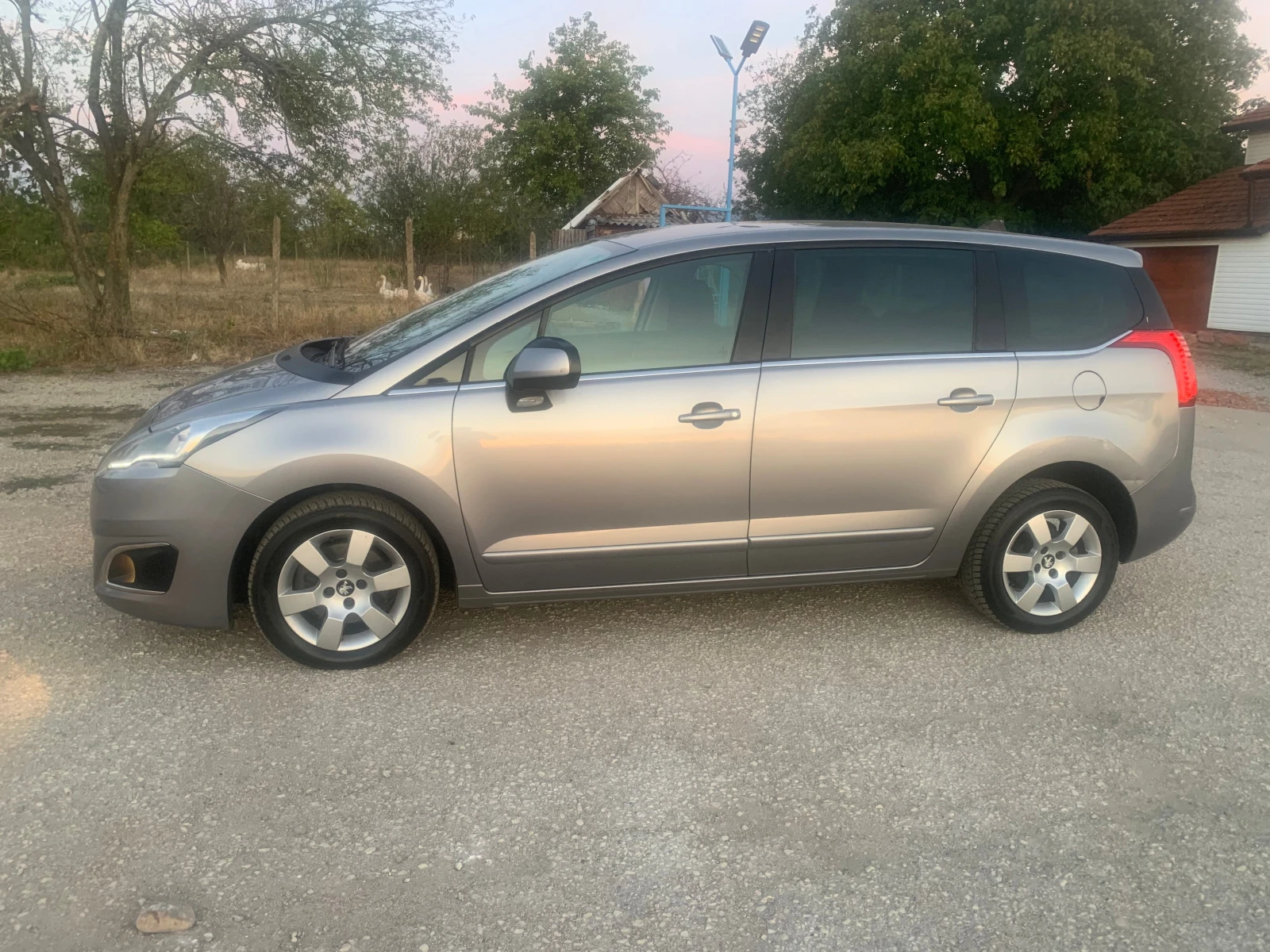 Peugeot 5008 1.6I | Mobile.bg � ����������� 3