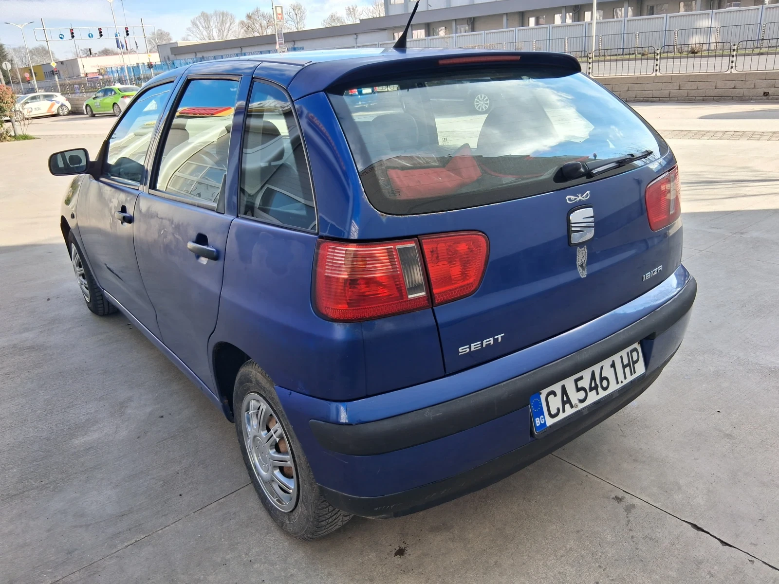 Seat Ibiza 1.4 МРI Бензин - изображение 6