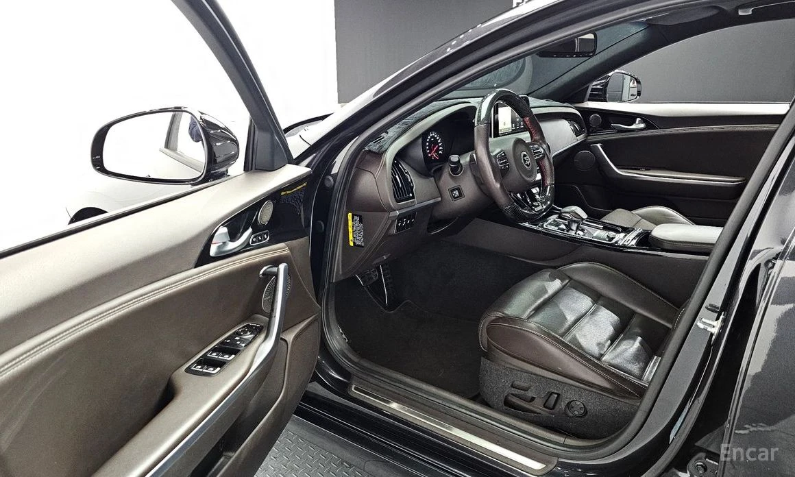 Kia Stinger PLATINUM* BREMBO* HEAD-UP* 360 КАМЕРИ* ОБДУХВАНЕ , снимка 7 - Автомобили и джипове - 53866709