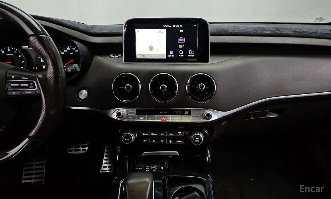 Kia Stinger PLATINUM* BREMBO* HEAD-UP* 360 КАМЕРИ* ОБДУХВАНЕ , снимка 11 - Автомобили и джипове - 53866709