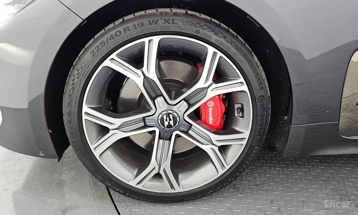 Kia Stinger PLATINUM* BREMBO* HEAD-UP* 360 КАМЕРИ* ОБДУХВАНЕ , снимка 5 - Автомобили и джипове - 53866709