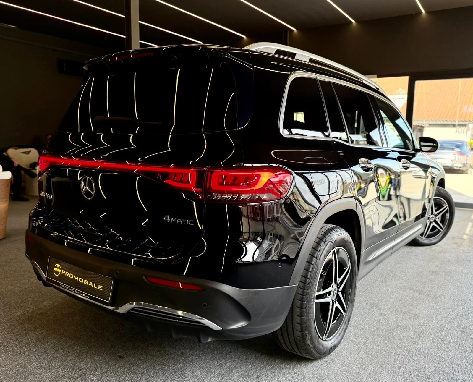 Mercedes-Benz EQB 350* 4matic* Гаранционен* * лизинг, снимка 6 - Автомобили и джипове - 54220413