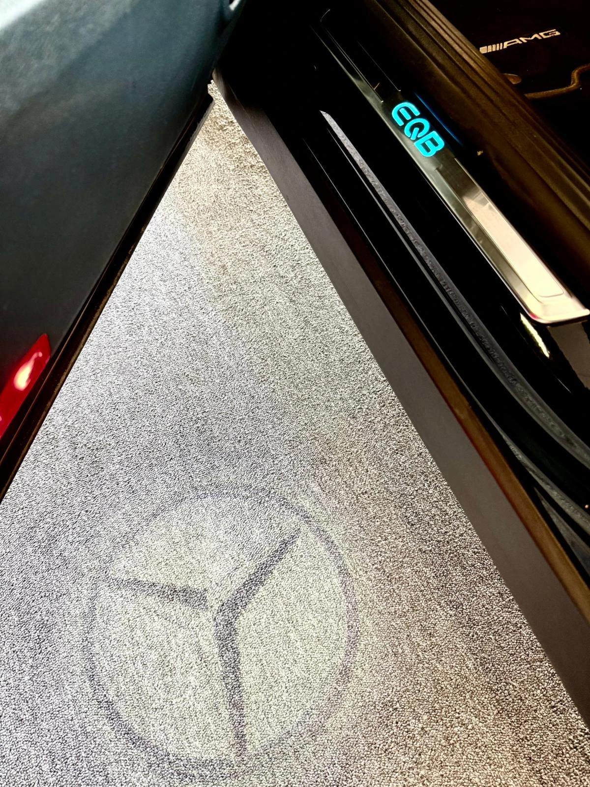 Mercedes-Benz EQB 350* 4matic* Гаранционен* * лизинг, снимка 15 - Автомобили и джипове - 54220413