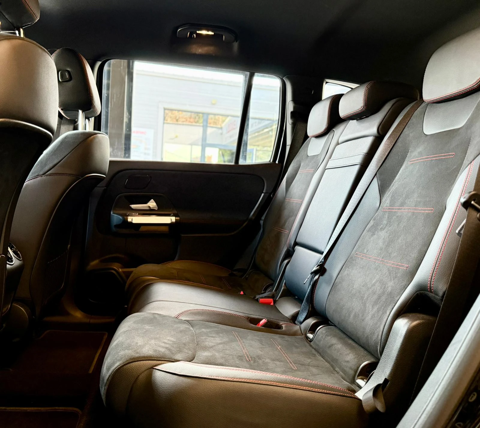 Mercedes-Benz EQB 350* 4matic* Гаранционен* * лизинг, снимка 8 - Автомобили и джипове - 54220413