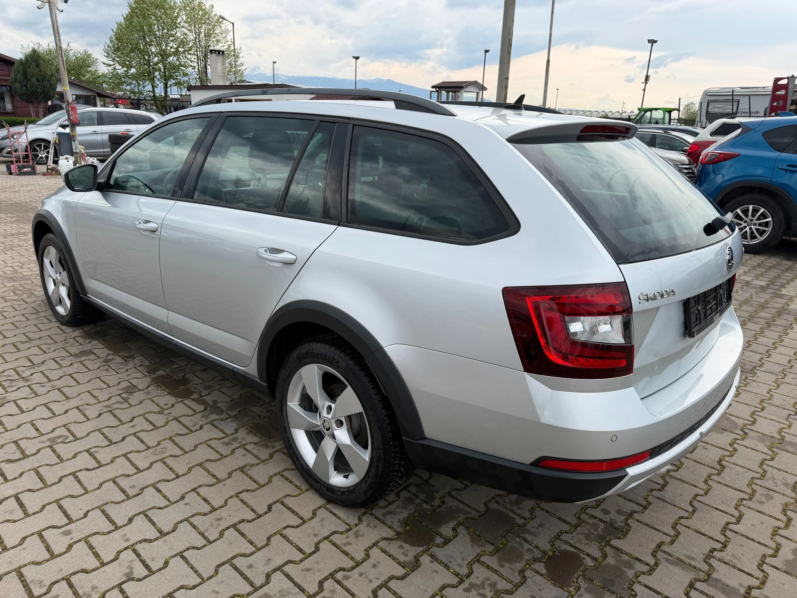 Skoda Octavia SCOUT 4X4 AVTOMAT/NAVI EURO 6, снимка 8 - Автомобили и джипове - 54366977