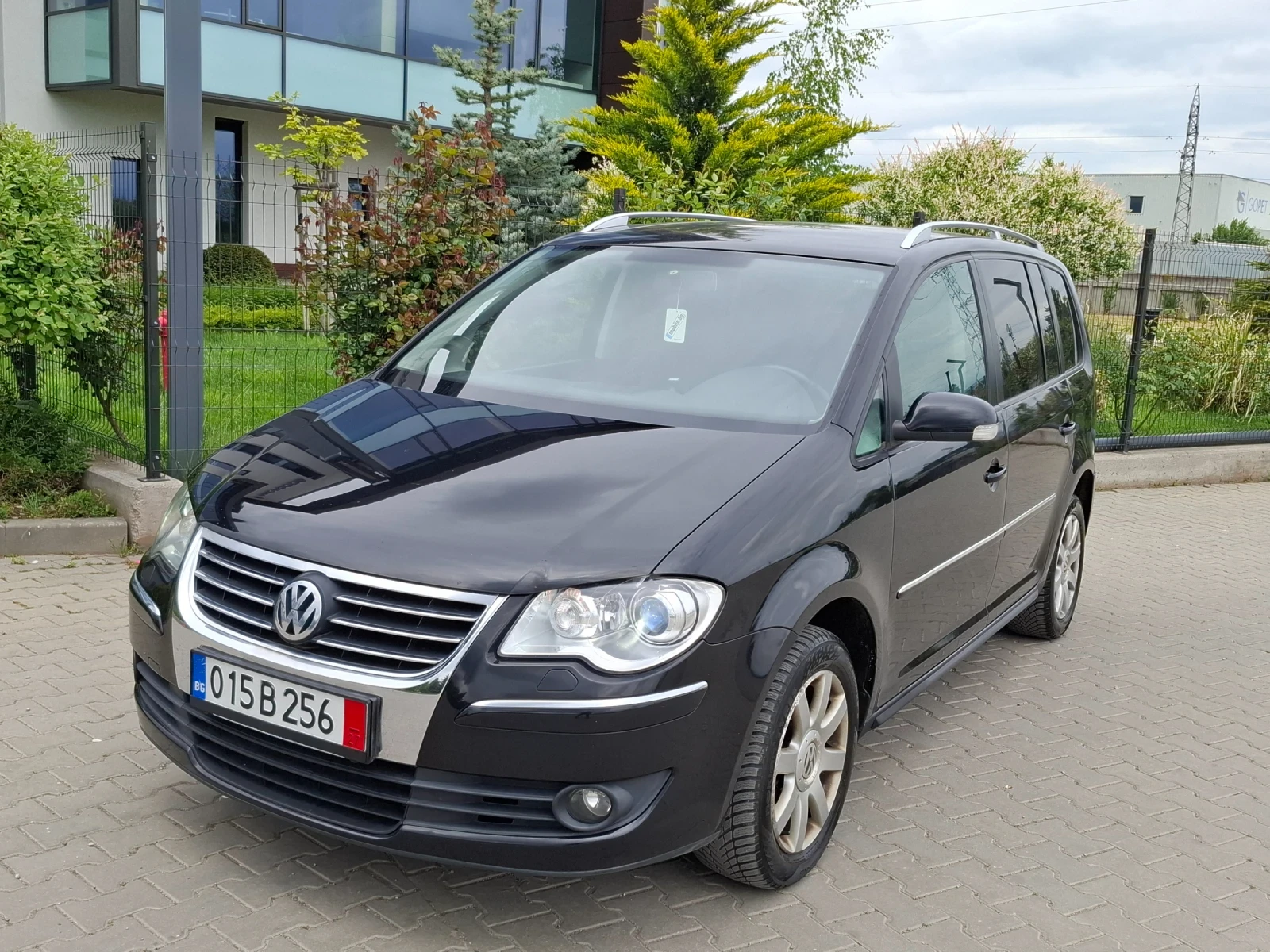 VW Touran 1.9TDI* (105кс)* FACELIFT* KLIMATRONIK* НОВ ВНОС* , снимка 2 - Автомобили и джипове - 54484368