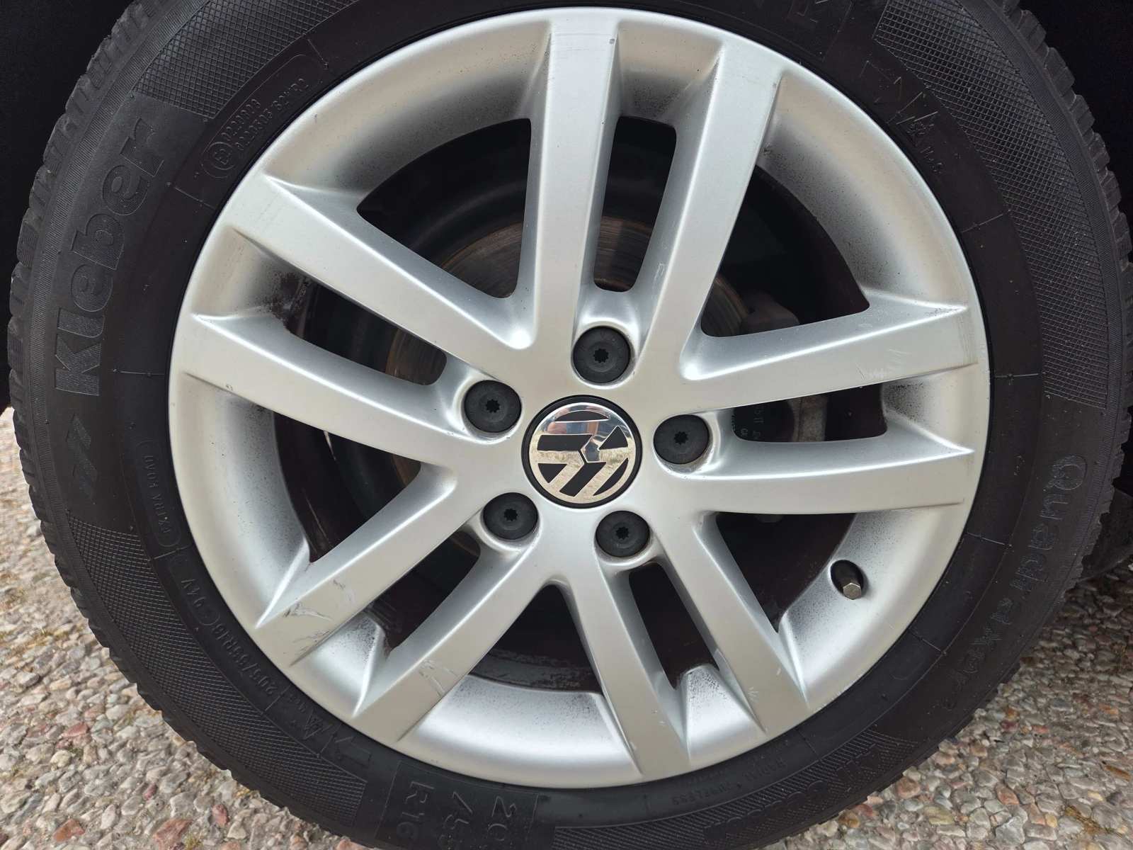 VW Golf Plus 2.0TDI 140 k.c.DSG NAVI, снимка 15 - Автомобили и джипове - 54894720