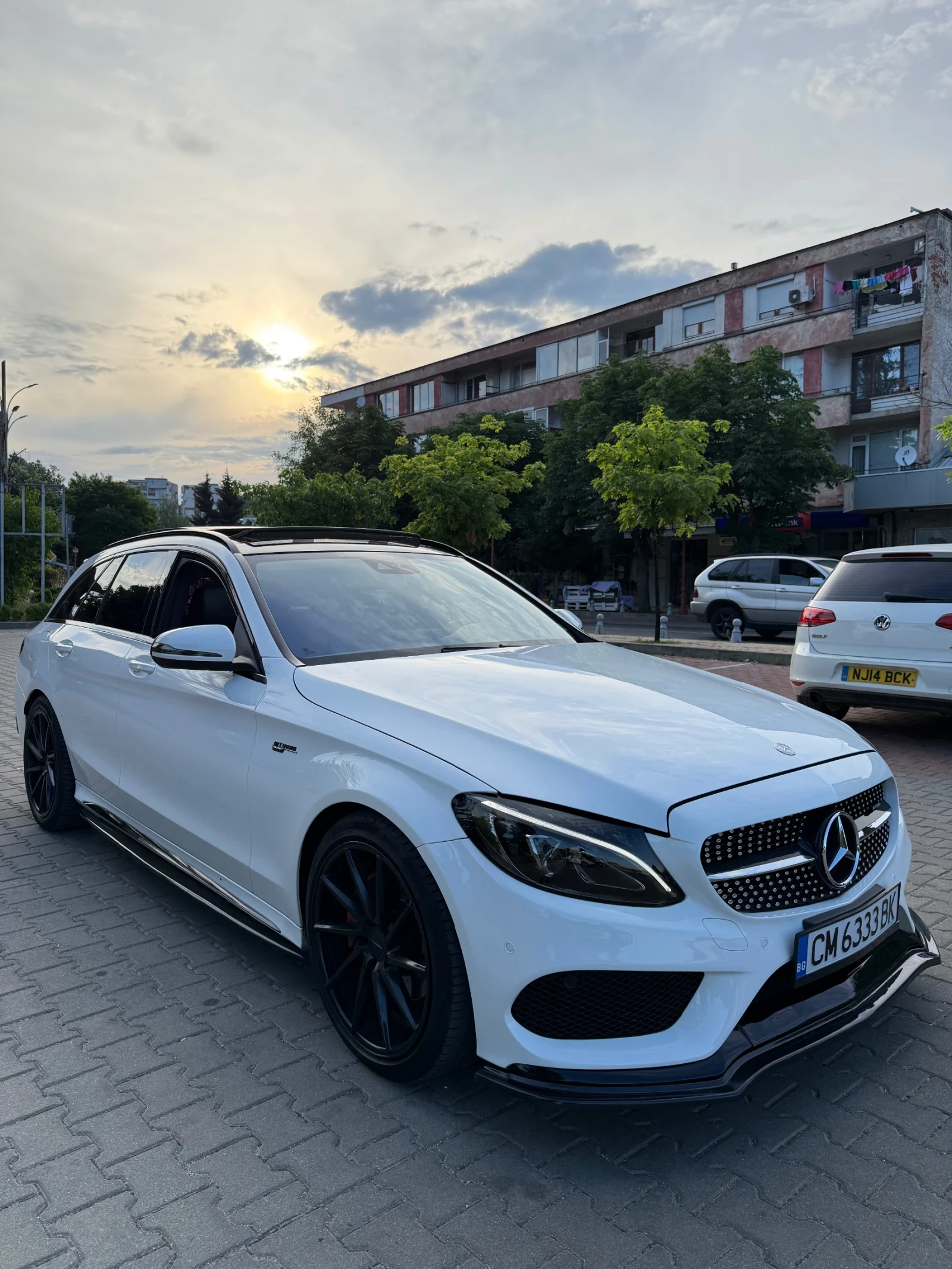 Mercedes-Benz C 220 AMG PREMIUM NIGHT PACK, снимка 3 - Автомобили и джипове - 55038396