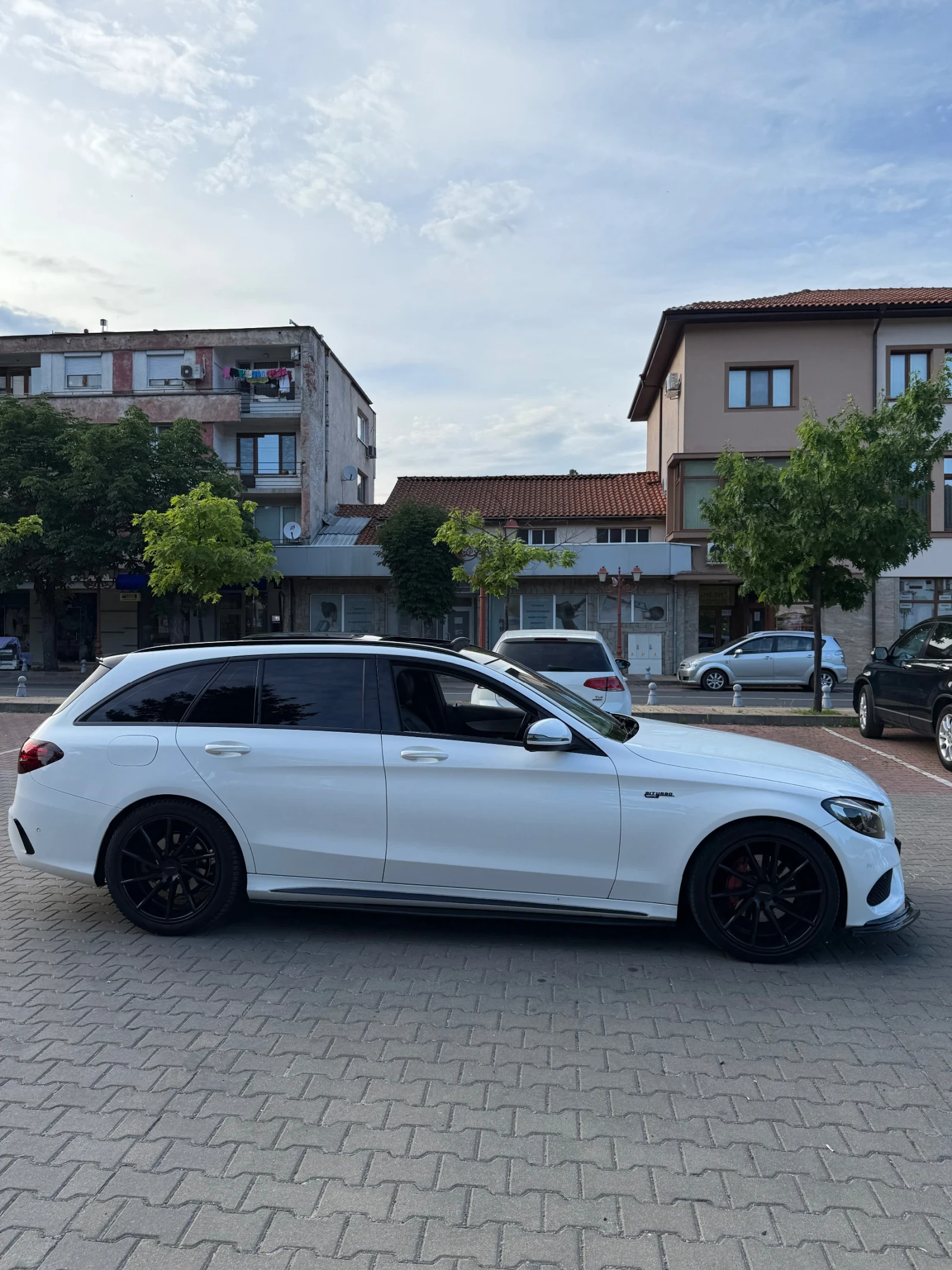 Mercedes-Benz C 220 AMG PREMIUM NIGHT PACK, снимка 4 - Автомобили и джипове - 55038396