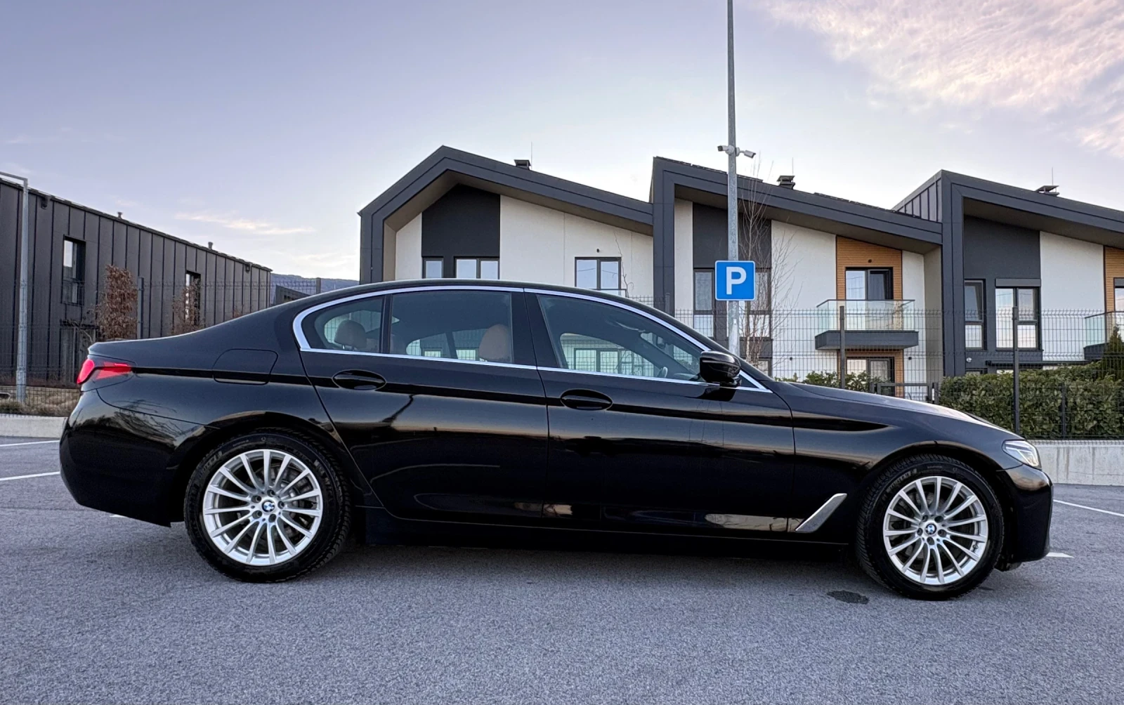 BMW 520 XDrive, снимка 2 - Автомобили и джипове - 55105441