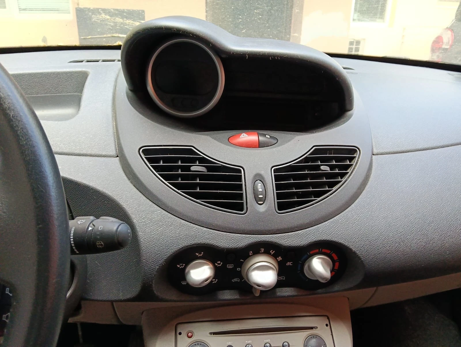Renault Twingo, снимка 9 - Автомобили и джипове - 55806458