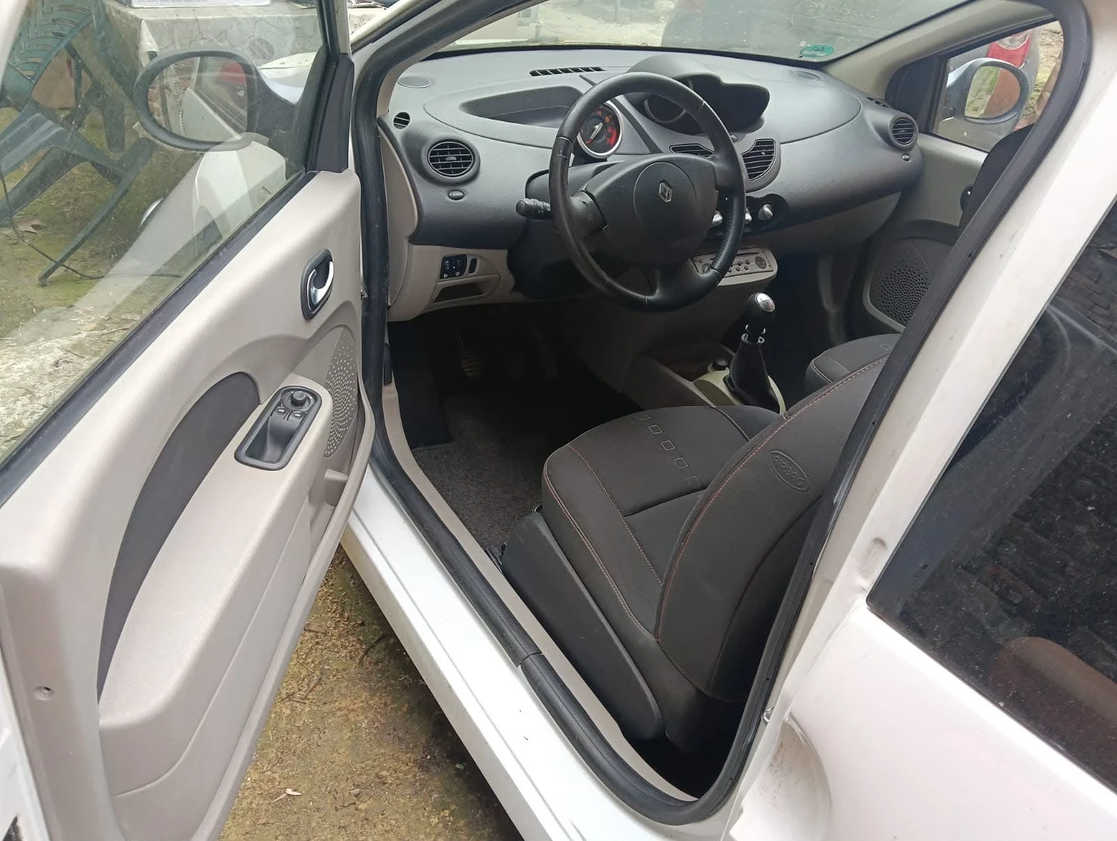 Renault Twingo, снимка 5 - Автомобили и джипове - 55806458