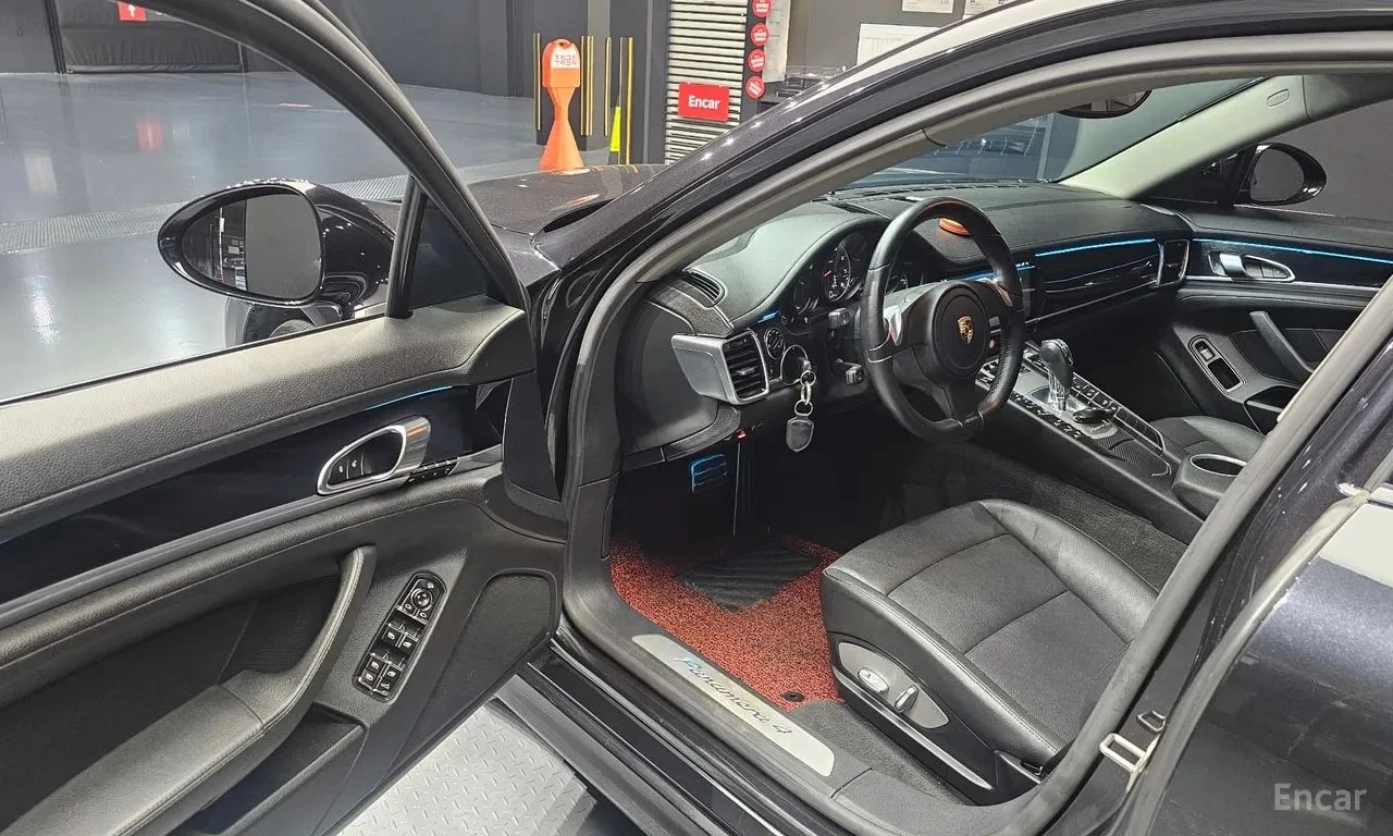 Porsche Panamera * 3.6 AWD * АВТОКРЕДИТ БЕЗ ПЪРВОНАЧАЛНА ВНОСКА* , снимка 10 - Автомобили и джипове - 56021519