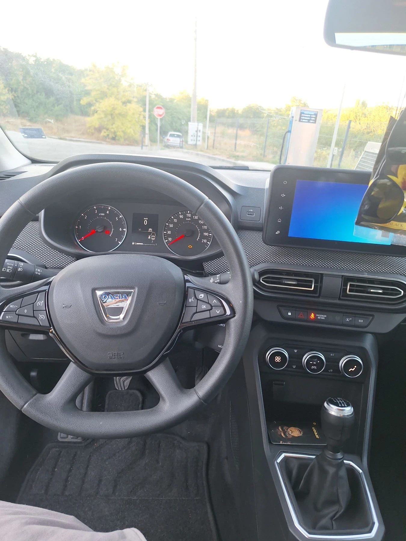 Dacia Logan 1.0 tce LPG, снимка 8 - Автомобили и джипове - 56307970