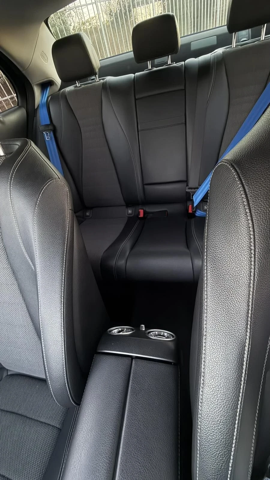 Mercedes-Benz E 220 4-Matic, AMG, Амбиент, Топ, снимка 11 - Автомобили и джипове - 56315739