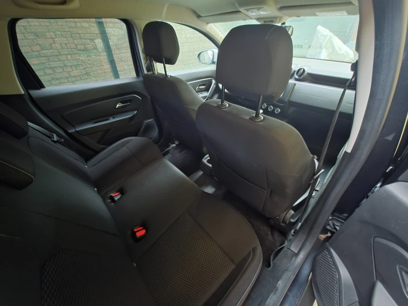 Dacia Duster, снимка 10 - Автомобили и джипове - 52380541